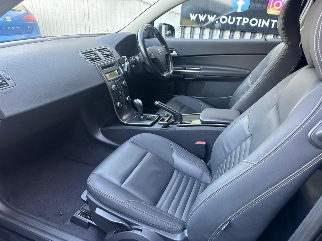 VOLVO C30 2.0 D3 R-Design Sports Coupe Geartronic Euro 5 3dr 2011