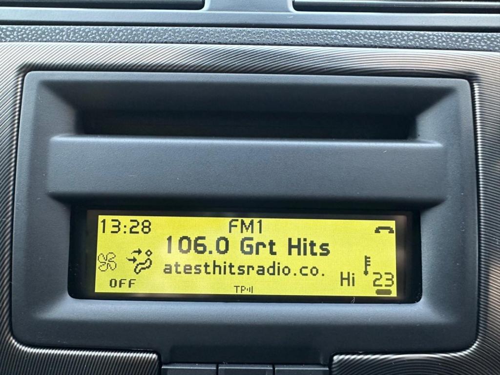 VOLVO C30 2.0 D3 R-Design Sports Coupe Geartronic Euro 5 3dr 2011