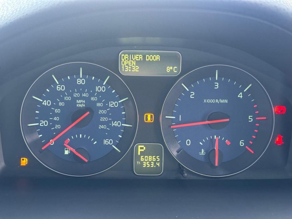 VOLVO C30 2.0 D3 R-Design Sports Coupe Geartronic Euro 5 3dr 2011