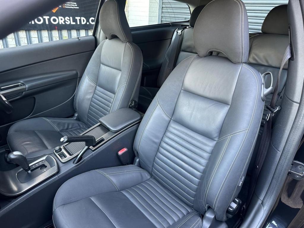 VOLVO C30 2.0 D3 R-Design Sports Coupe Geartronic Euro 5 3dr 2011