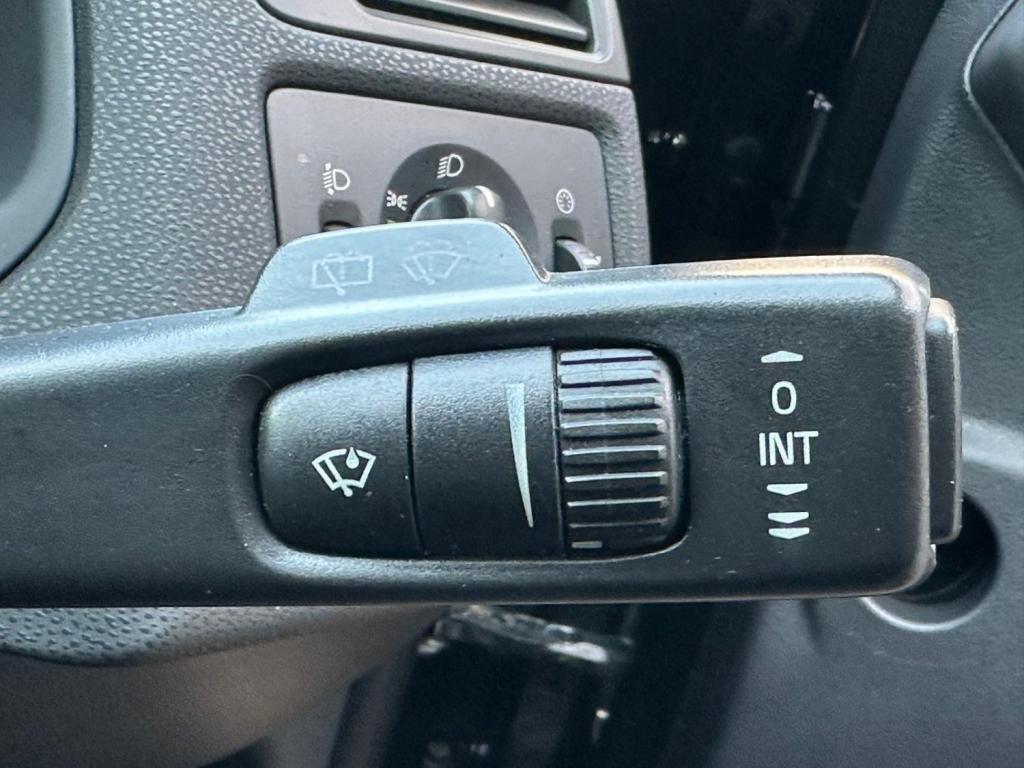 VOLVO C30 2.0 D3 R-Design Sports Coupe Geartronic Euro 5 3dr 2011