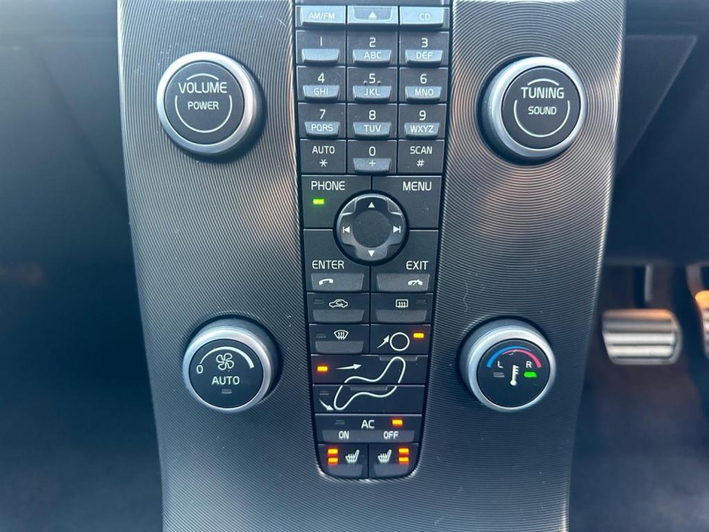 VOLVO C30 2.0 D3 R-Design Sports Coupe Geartronic Euro 5 3dr 2011