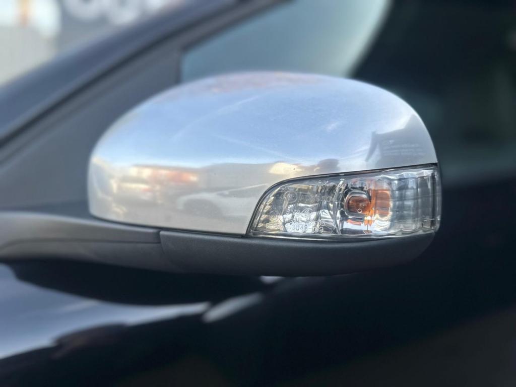 VOLVO C30 2.0 D3 R-Design Sports Coupe Geartronic Euro 5 3dr 2011