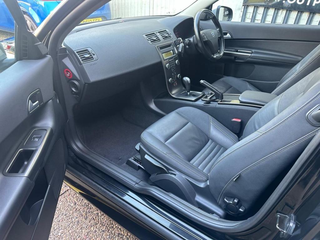 VOLVO C30 2.0 D3 R-Design Sports Coupe Geartronic Euro 5 3dr 2011