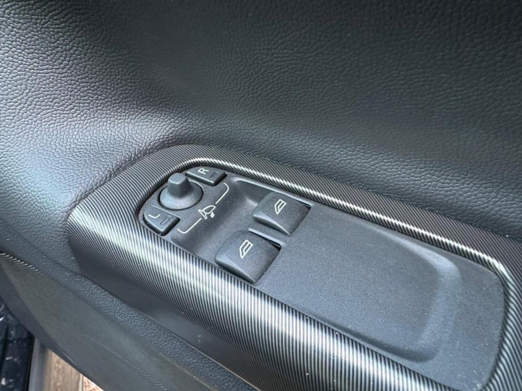 VOLVO C30 2.0 D3 R-Design Sports Coupe Geartronic Euro 5 3dr 2011