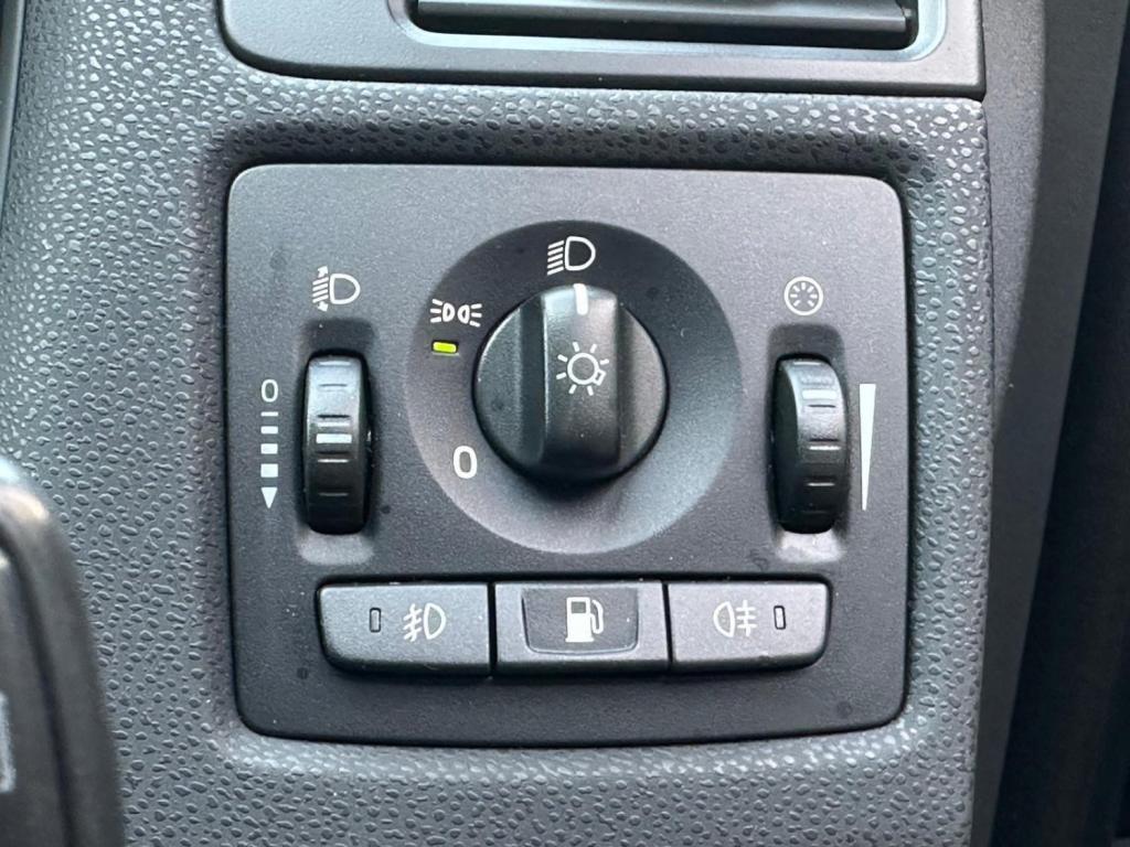 VOLVO C30 2.0 D3 R-Design Sports Coupe Geartronic Euro 5 3dr 2011