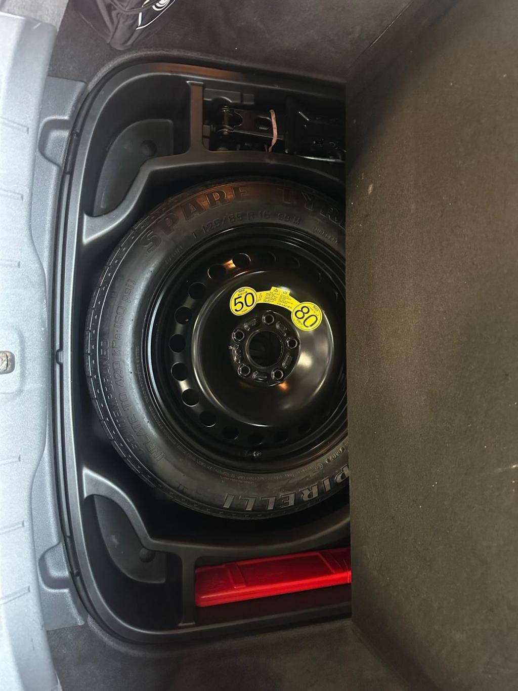 VOLVO C30 2.0 D3 R-Design Sports Coupe Geartronic Euro 5 3dr 2011