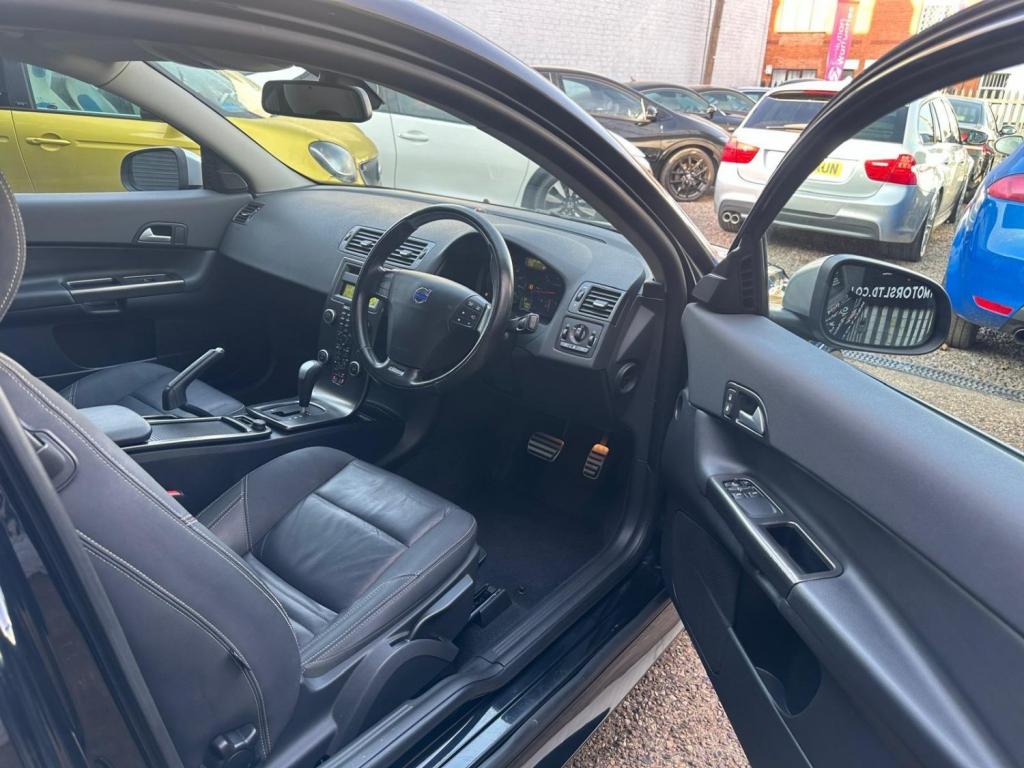 VOLVO C30 2.0 D3 R-Design Sports Coupe Geartronic Euro 5 3dr 2011