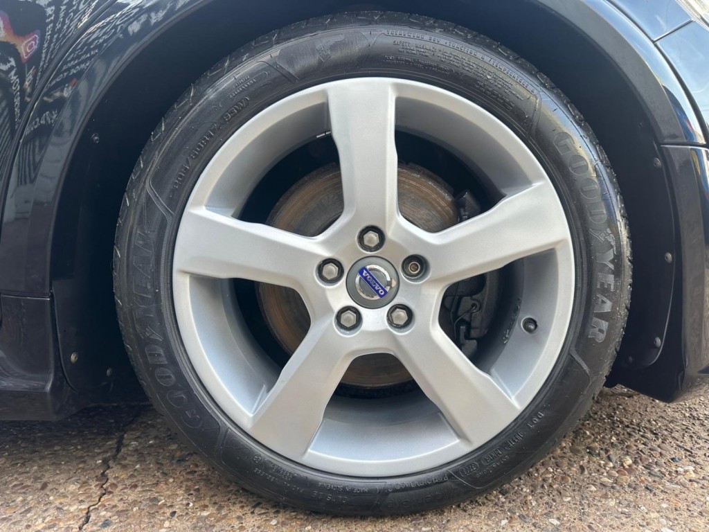 VOLVO C30 2.0 D3 R-Design Sports Coupe Geartronic Euro 5 3dr 2011