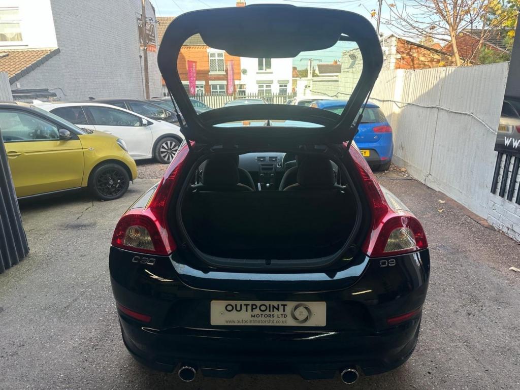 VOLVO C30 2.0 D3 R-Design Sports Coupe Geartronic Euro 5 3dr 2011