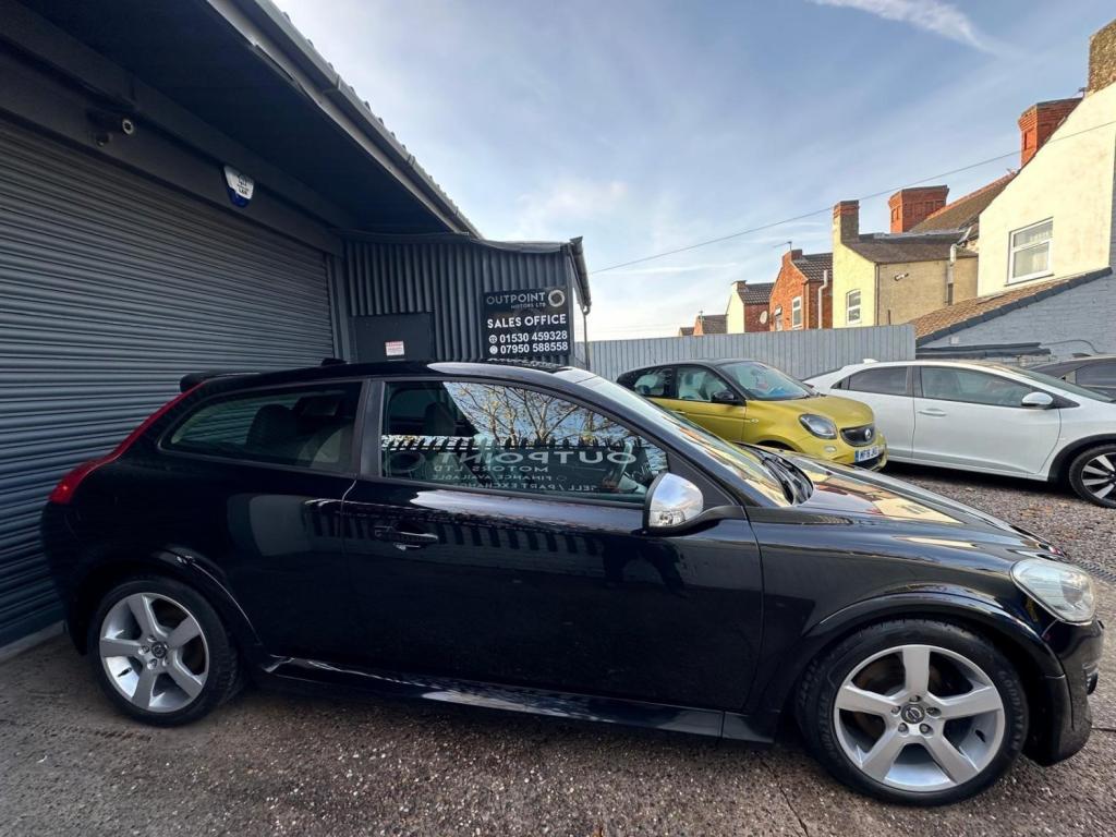 VOLVO C30 2.0 D3 R-Design Sports Coupe Geartronic Euro 5 3dr 2011