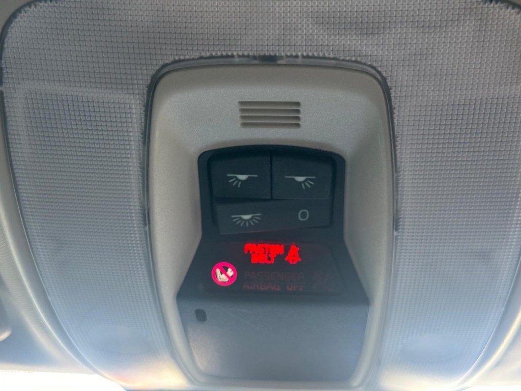 VOLVO C30 2.0 D3 R-Design Sports Coupe Geartronic Euro 5 3dr 2011