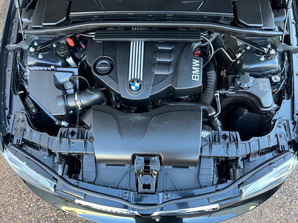 BMW 1 SERIES 2.0 120d M Sport Steptronic Euro 5 2dr 2010