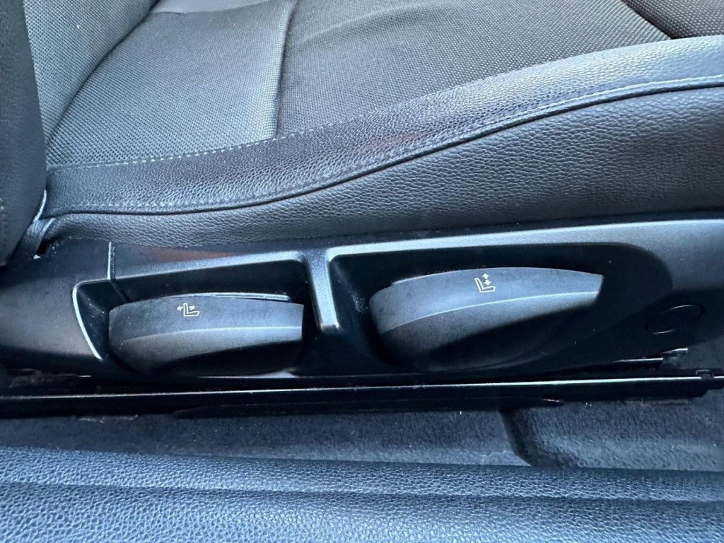 BMW 1 SERIES 2.0 120d M Sport Steptronic Euro 5 2dr 2010