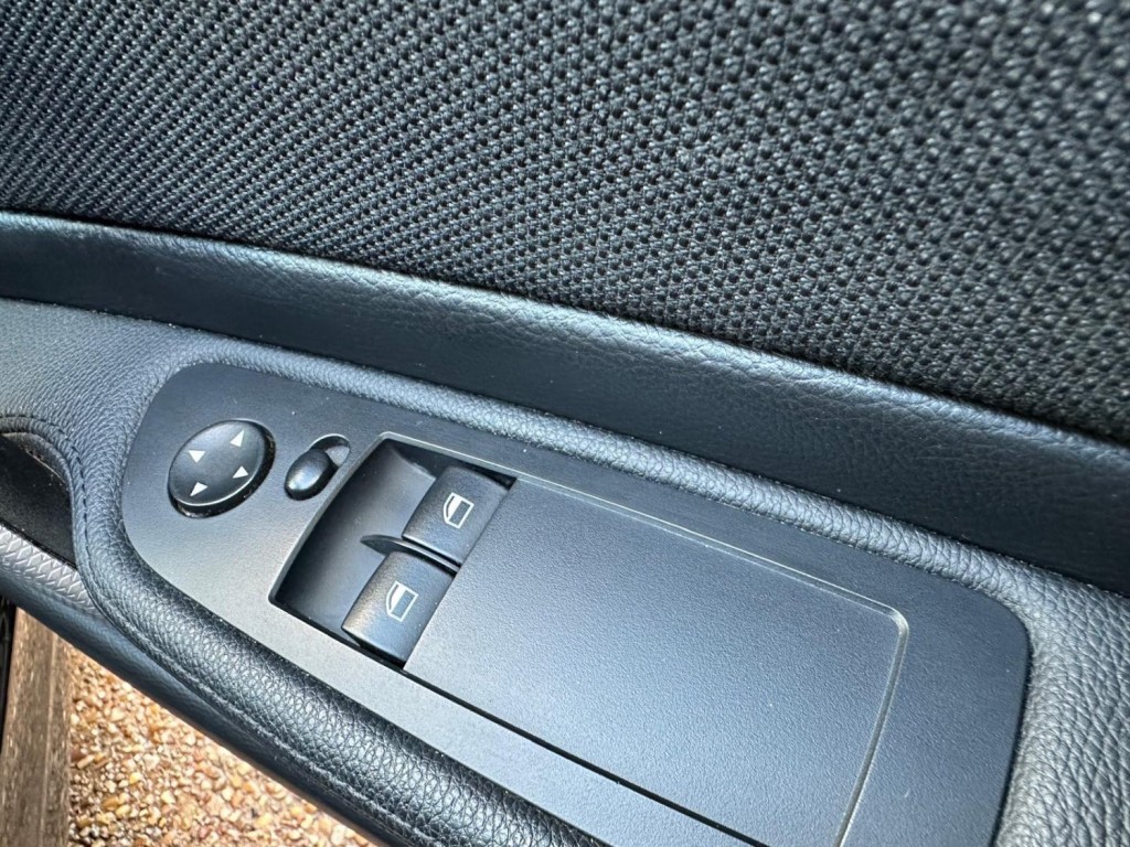 BMW 1 SERIES 2.0 120d M Sport Steptronic Euro 5 2dr 2010