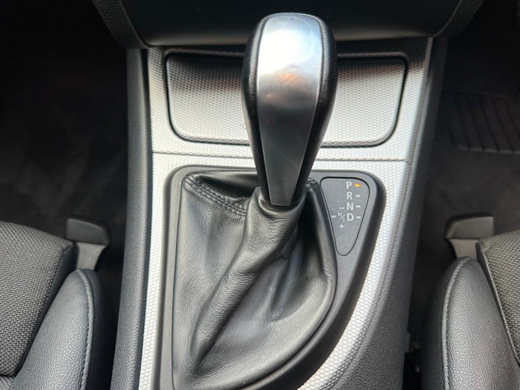 BMW 1 SERIES 2.0 120d M Sport Steptronic Euro 5 2dr 2010