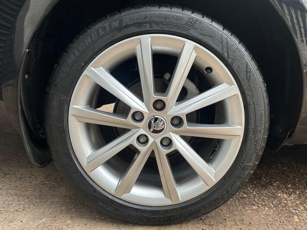 SKODA OCTAVIA 2.0 TDI Elegance DSG Euro 5 (s/s) 5dr 2014