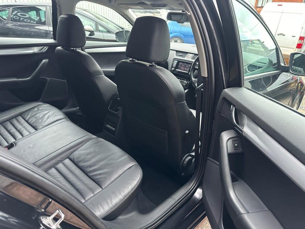 SKODA OCTAVIA 2.0 TDI Elegance DSG Euro 5 (s/s) 5dr 2014