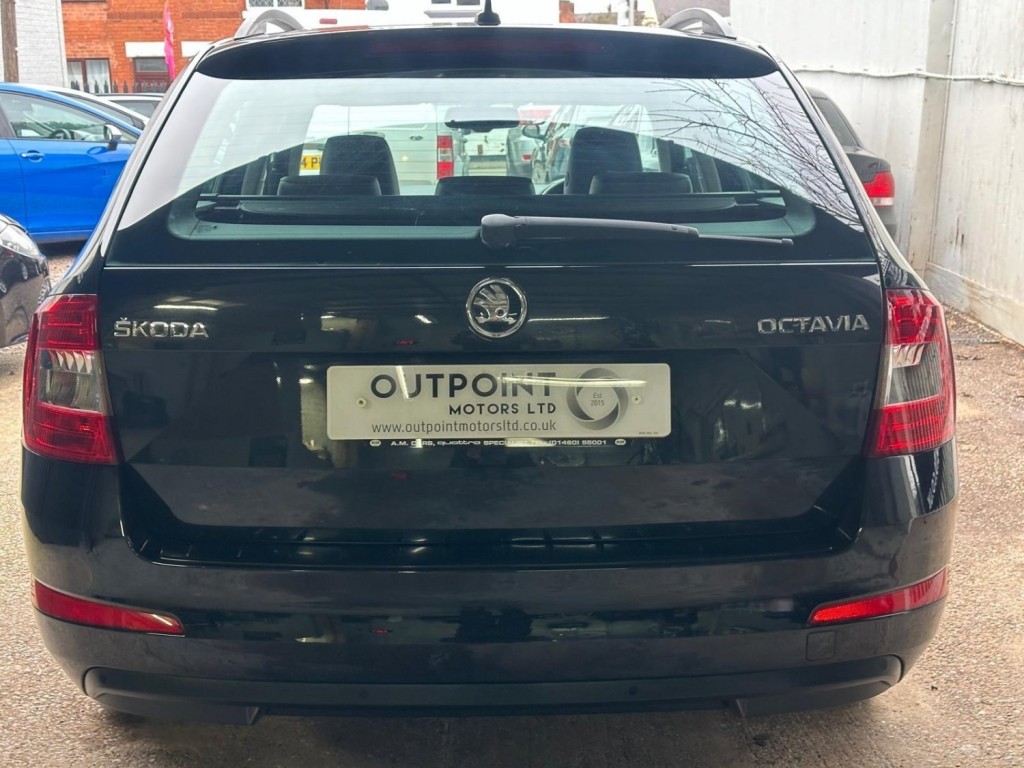 SKODA OCTAVIA 2.0 TDI Elegance DSG Euro 5 (s/s) 5dr 2014