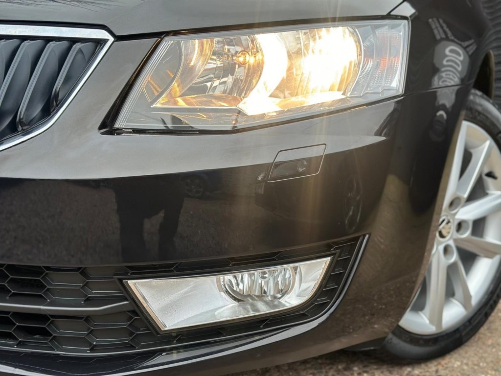 SKODA OCTAVIA 2.0 TDI Elegance DSG Euro 5 (s/s) 5dr 2014