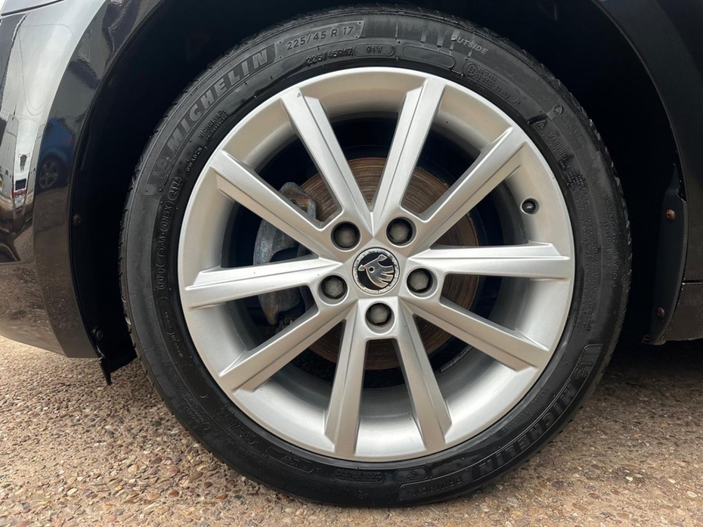 SKODA OCTAVIA 2.0 TDI Elegance DSG Euro 5 (s/s) 5dr 2014