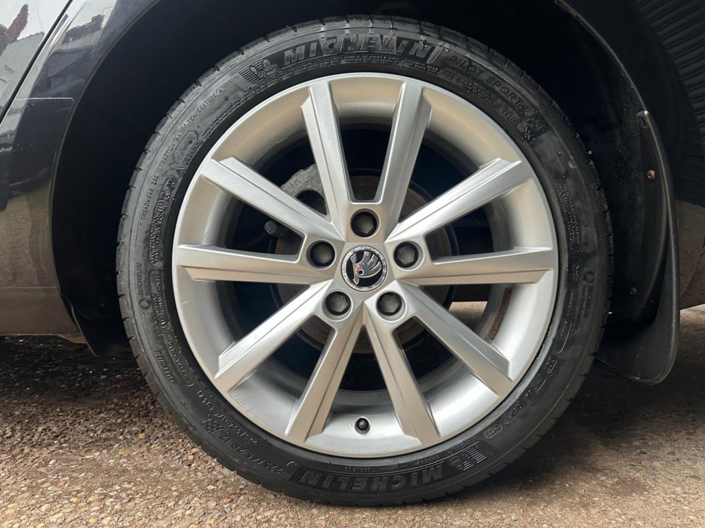 SKODA OCTAVIA 2.0 TDI Elegance DSG Euro 5 (s/s) 5dr 2014