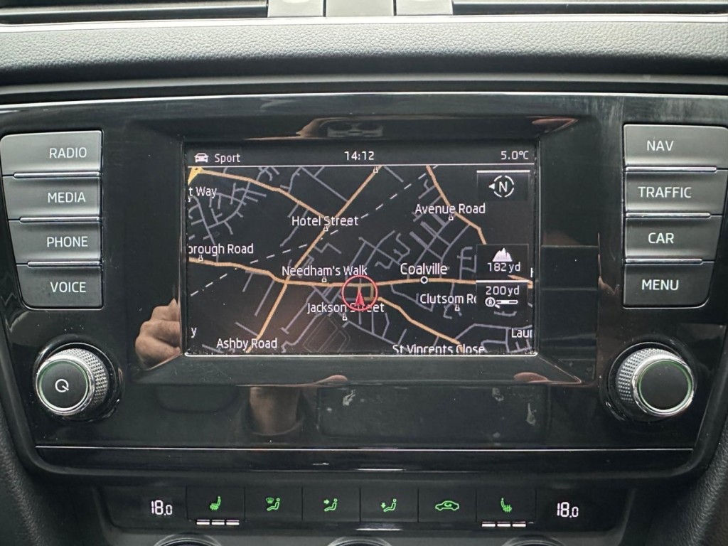 SKODA OCTAVIA 2.0 TDI Elegance DSG Euro 5 (s/s) 5dr 2014