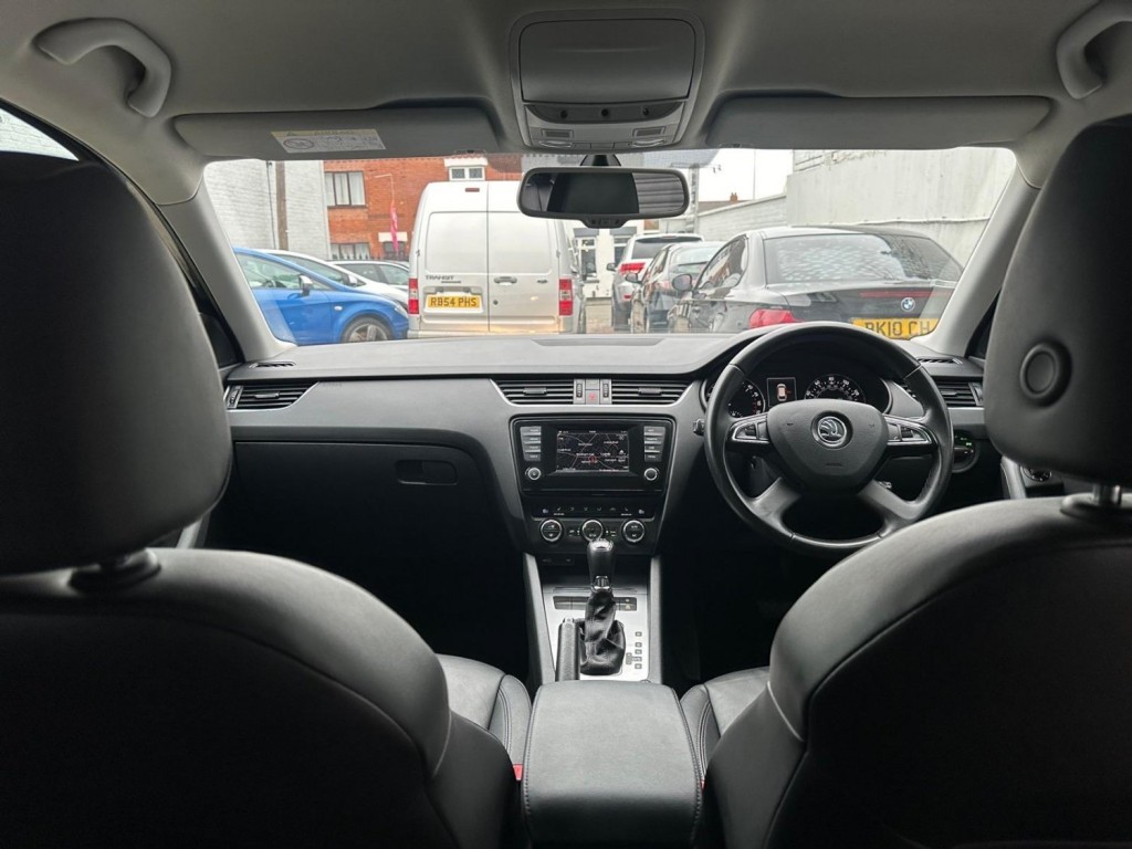 SKODA OCTAVIA 2.0 TDI Elegance DSG Euro 5 (s/s) 5dr 2014