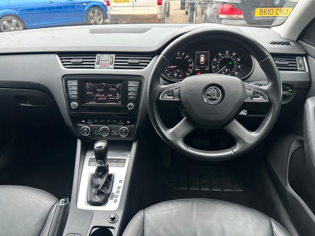 SKODA OCTAVIA 2.0 TDI Elegance DSG Euro 5 (s/s) 5dr 2014