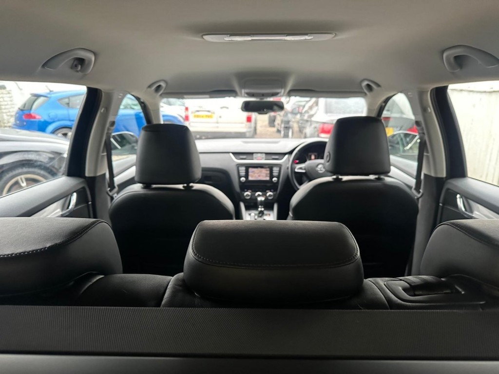 SKODA OCTAVIA 2.0 TDI Elegance DSG Euro 5 (s/s) 5dr 2014