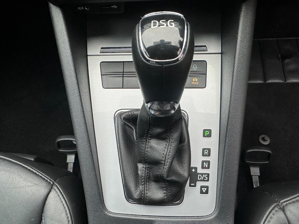 SKODA OCTAVIA 2.0 TDI Elegance DSG Euro 5 (s/s) 5dr 2014