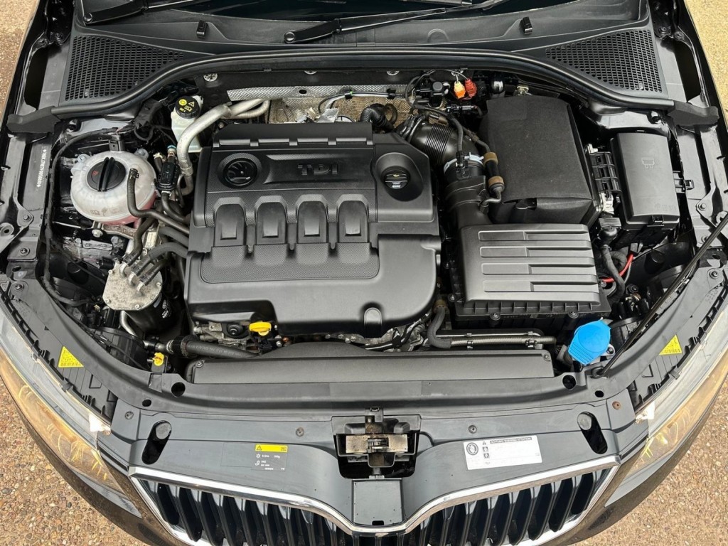 SKODA OCTAVIA 2.0 TDI Elegance DSG Euro 5 (s/s) 5dr 2014