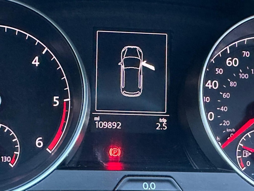 VOLKSWAGEN GOLF 1.6 TDI BlueMotion Tech SE Euro 5 (s/s) 5dr 2013