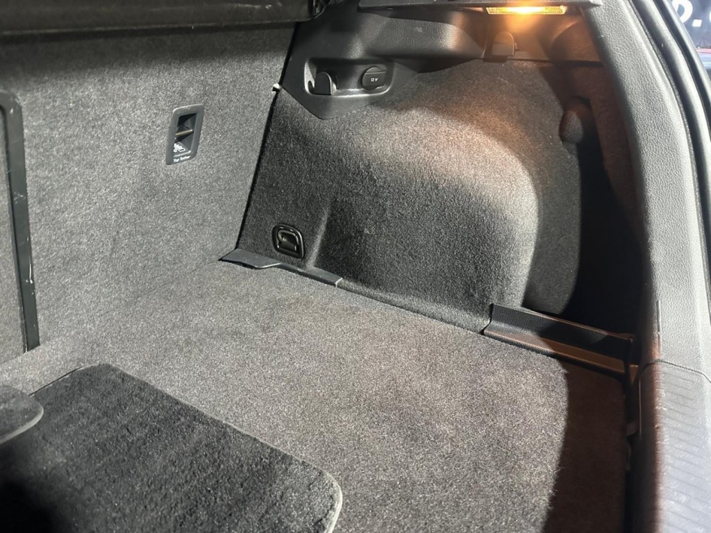 VOLKSWAGEN GOLF 1.6 TDI BlueMotion Tech SE Euro 5 (s/s) 5dr 2013