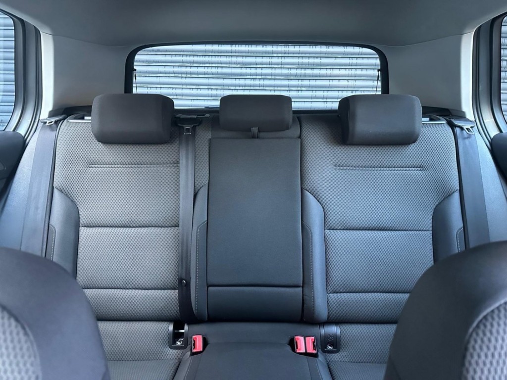 VOLKSWAGEN GOLF 1.6 TDI BlueMotion Tech SE Euro 5 (s/s) 5dr 2013