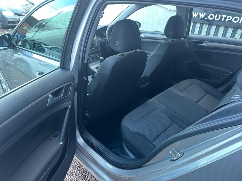 VOLKSWAGEN GOLF 1.6 TDI BlueMotion Tech SE Euro 5 (s/s) 5dr 2013