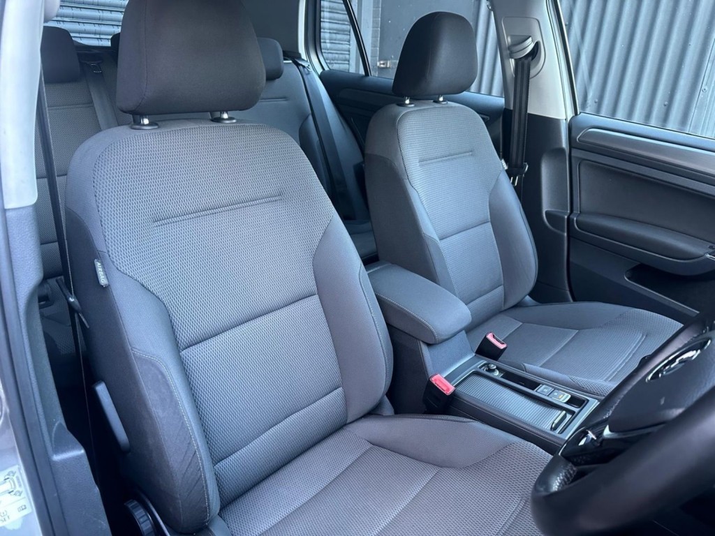 VOLKSWAGEN GOLF 1.6 TDI BlueMotion Tech SE Euro 5 (s/s) 5dr 2013