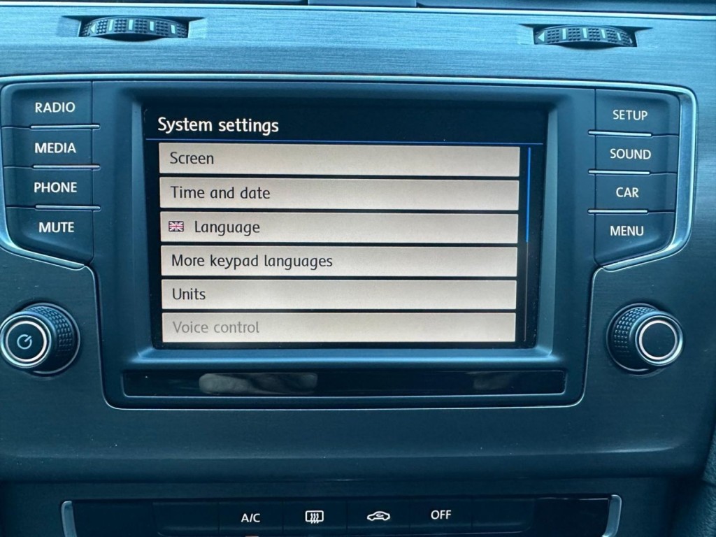 VOLKSWAGEN GOLF 1.6 TDI BlueMotion Tech SE Euro 5 (s/s) 5dr 2013