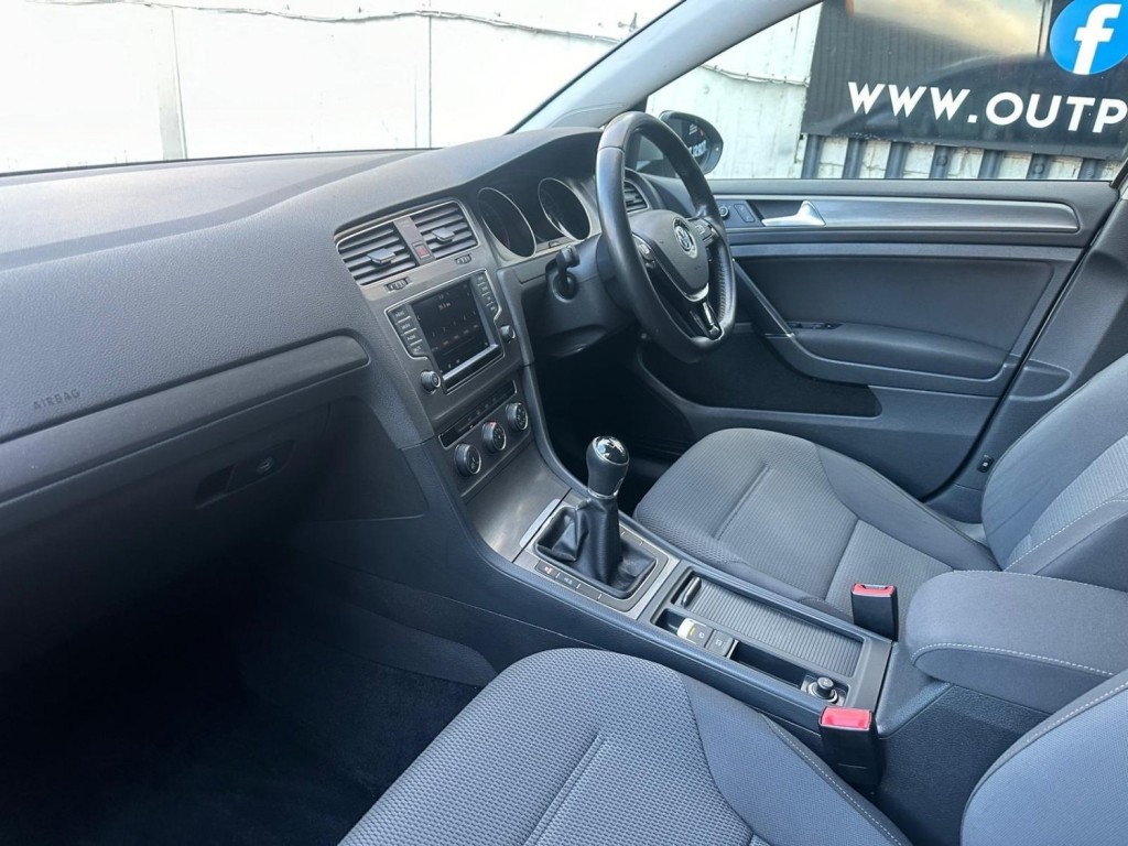 VOLKSWAGEN GOLF 1.6 TDI BlueMotion Tech SE Euro 5 (s/s) 5dr 2013