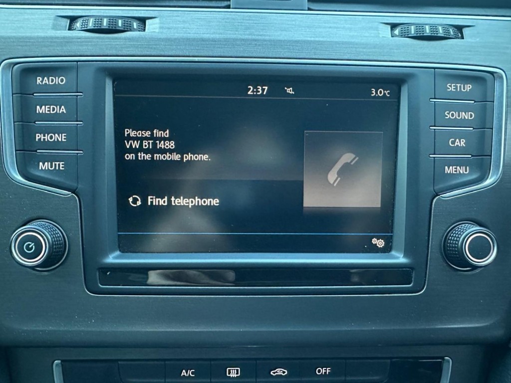 VOLKSWAGEN GOLF 1.6 TDI BlueMotion Tech SE Euro 5 (s/s) 5dr 2013