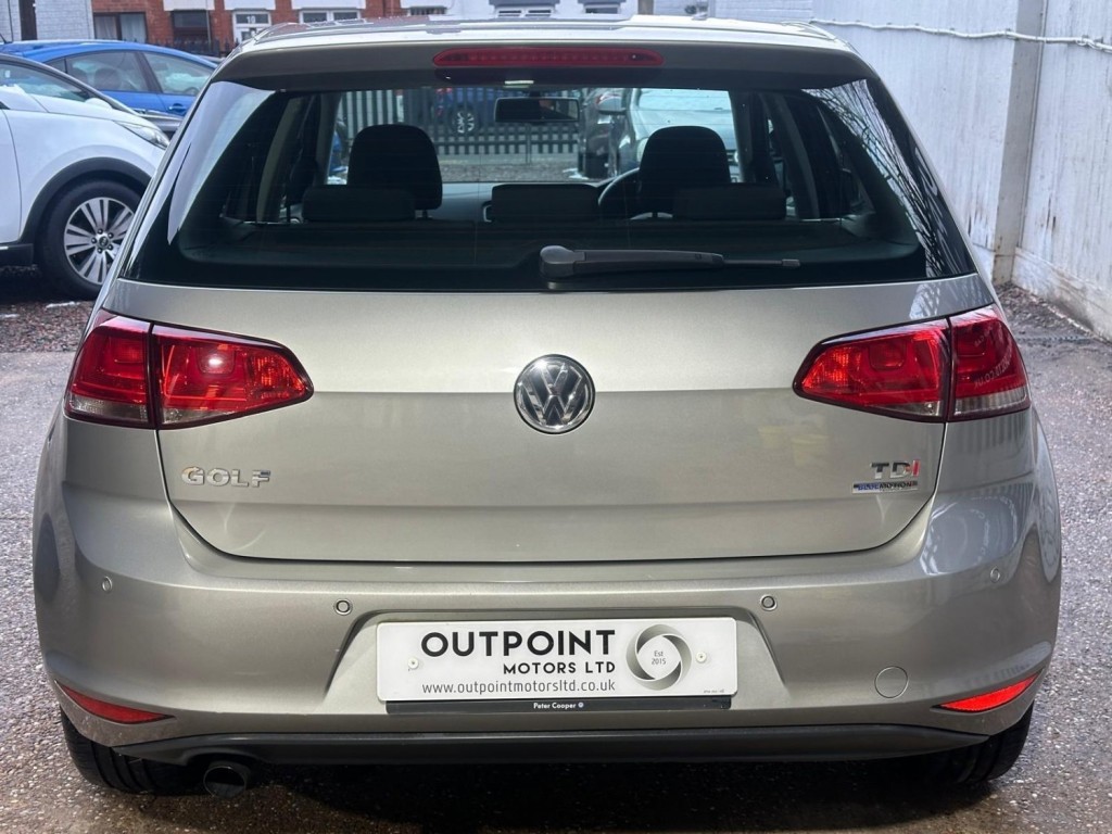 VOLKSWAGEN GOLF 1.6 TDI BlueMotion Tech SE Euro 5 (s/s) 5dr 2013
