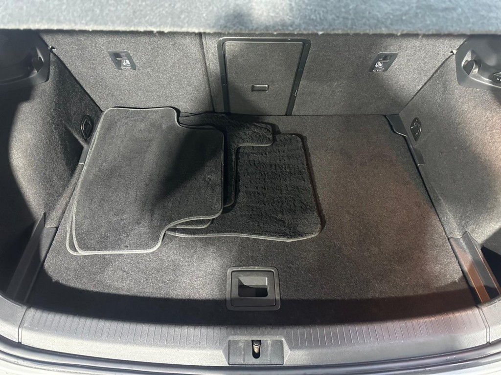 VOLKSWAGEN GOLF 1.6 TDI BlueMotion Tech SE Euro 5 (s/s) 5dr 2013