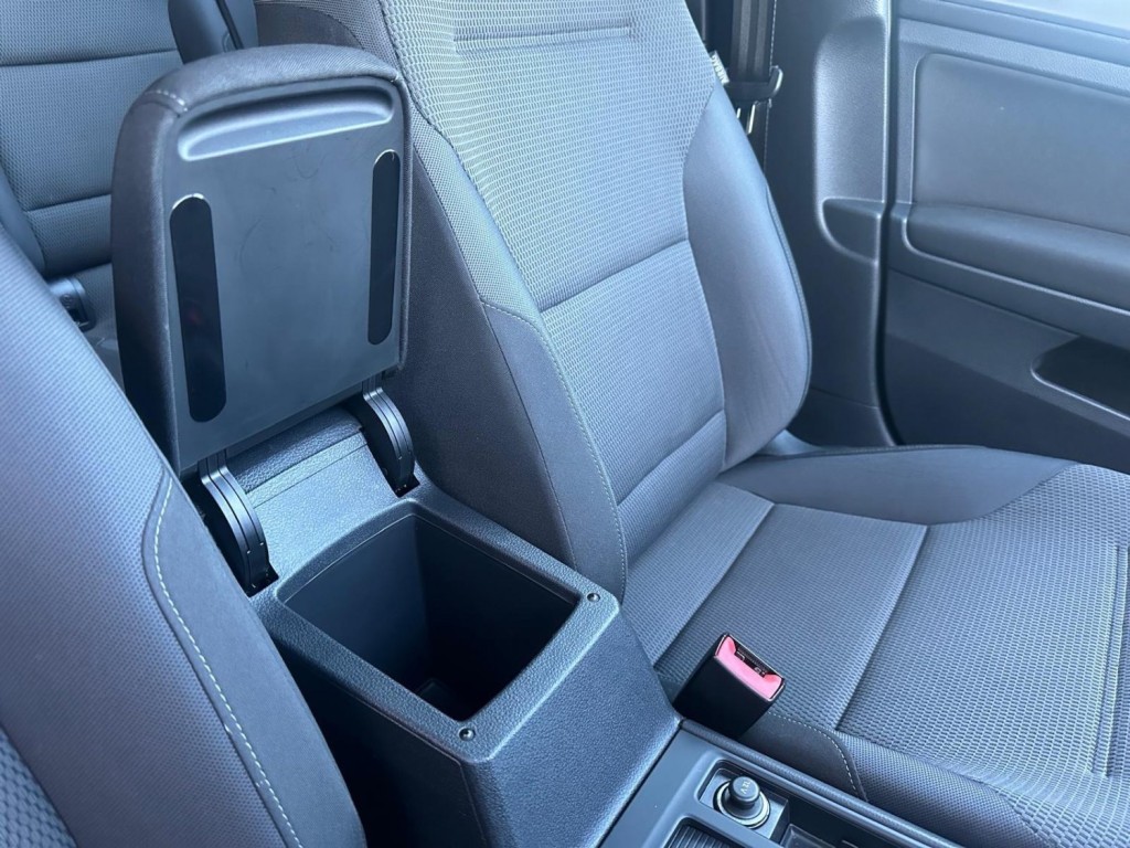 VOLKSWAGEN GOLF 1.6 TDI BlueMotion Tech SE Euro 5 (s/s) 5dr 2013