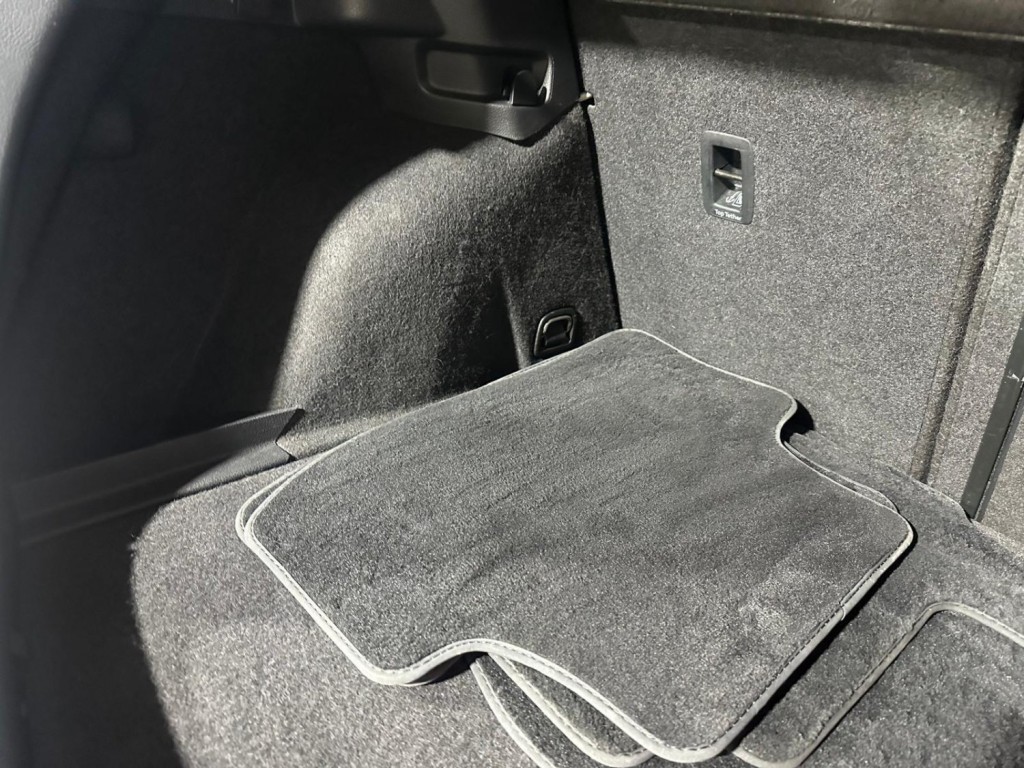 VOLKSWAGEN GOLF 1.6 TDI BlueMotion Tech SE Euro 5 (s/s) 5dr 2013