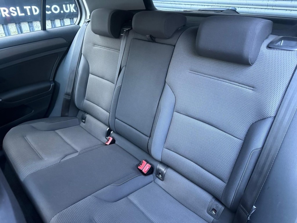 VOLKSWAGEN GOLF 1.6 TDI BlueMotion Tech SE Euro 5 (s/s) 5dr 2013