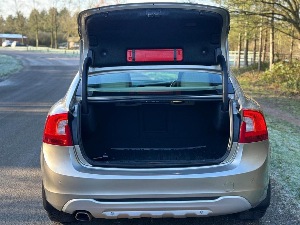 VOLVO S60 2.0 D3 SE Lux Geartronic Euro 5 4dr 2010