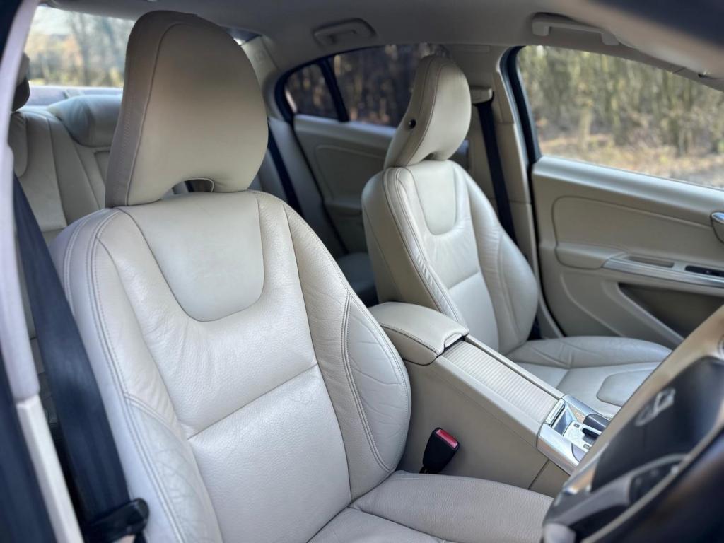 VOLVO S60 2.0 D3 SE Lux Geartronic Euro 5 4dr 2010