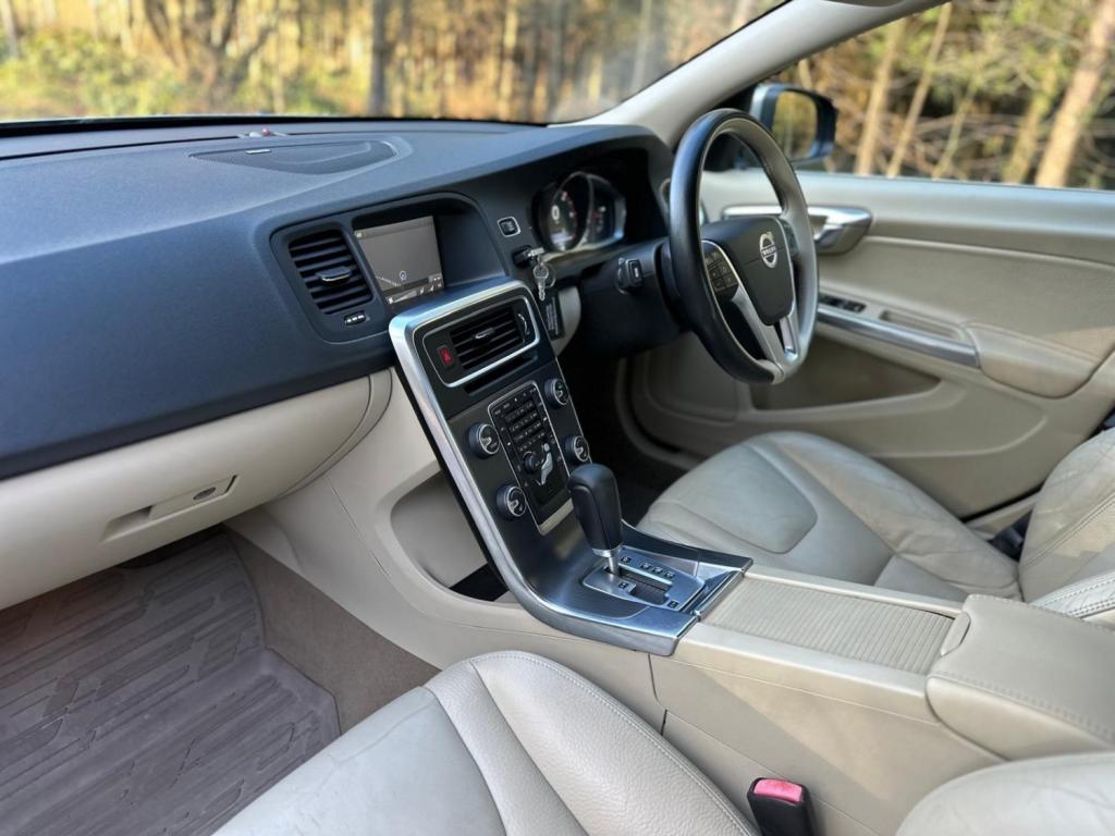 VOLVO S60 2.0 D3 SE Lux Geartronic Euro 5 4dr 2010