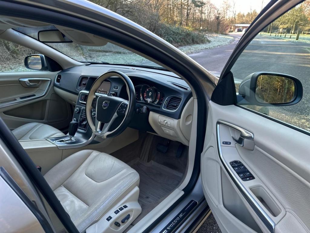 VOLVO S60 2.0 D3 SE Lux Geartronic Euro 5 4dr 2010