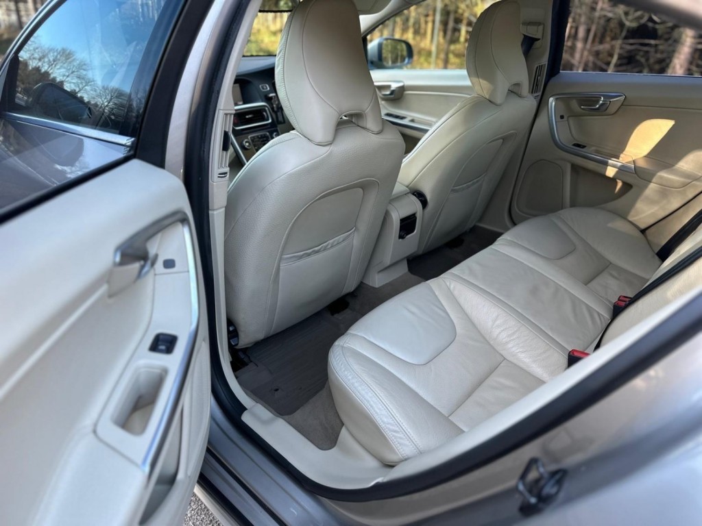 VOLVO S60 2.0 D3 SE Lux Geartronic Euro 5 4dr 2010